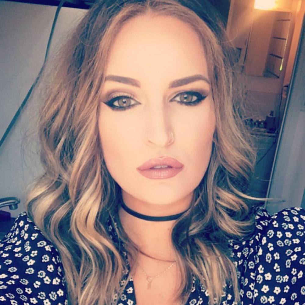 Meet your Posher, Angela